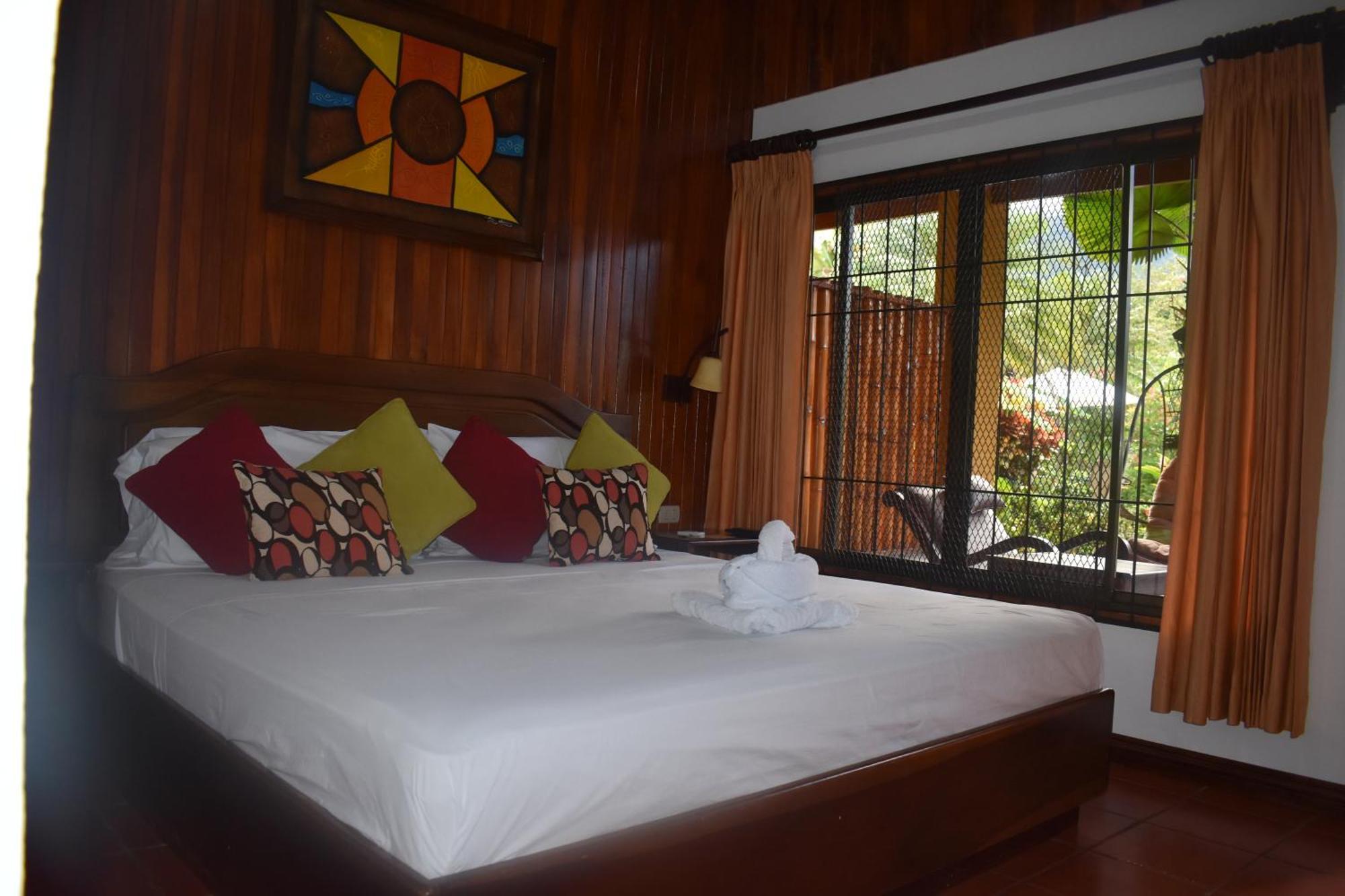 Hotel Roca Negra Del Arenal La Fortuna Szoba fotó